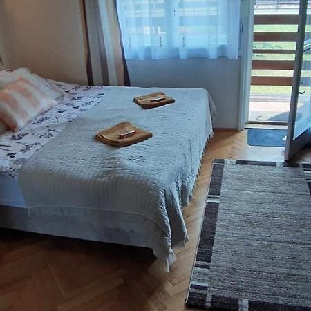 Apartamento Rosy Apartman Vonyarcvashegy Exterior foto