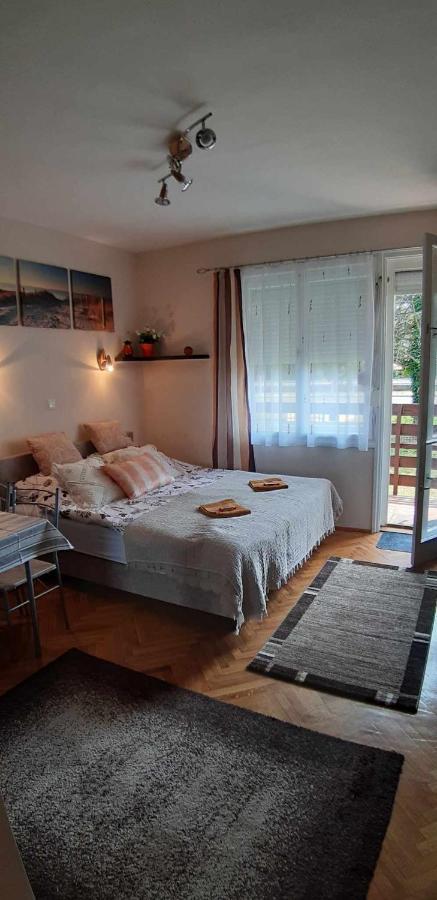 Apartamento Rosy Apartman Vonyarcvashegy Exterior foto